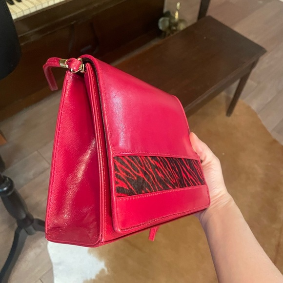 Vintage 90s J Renee red boxy crossbody bag with faux calf hair animal print - Picture 3 of 7
